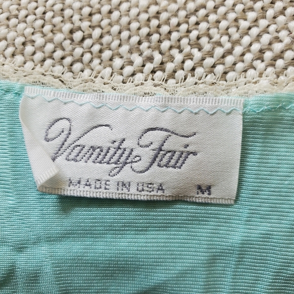 Vanity Fair Short Button Front Robe.  Size Medium - Picture 5 of 6